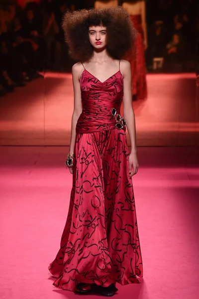 Look 16